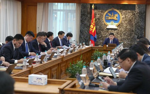 ЗГ:Богдхан уулын Хүрхрээгийн амаас Номтын ам хүртэл 15,3 км нүхэн гарц, авто зам барина